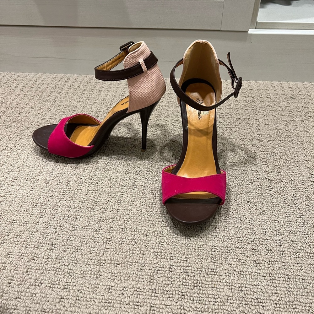 ❤️2/$30 Women’s Wear to Work, Wedding, Vacation Open Toe Heels - Size 8